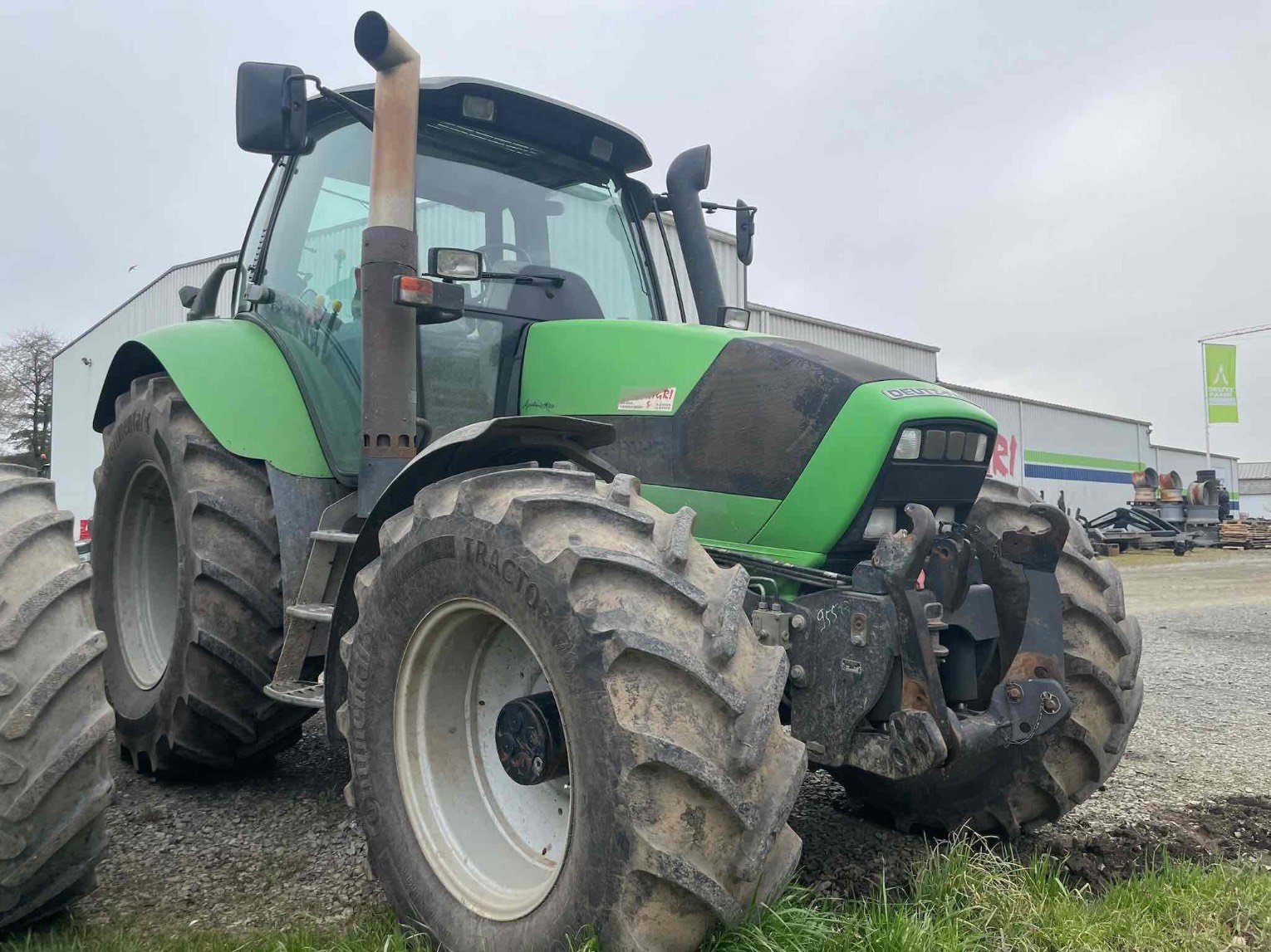 Traktor des Typs Deutz-Fahr Tracteur agricole AGROTRONMPL M 620 PL Deutz-Fahr, Gebrauchtmaschine in SAINT CLAIR SUR ELLE (Bild 2)