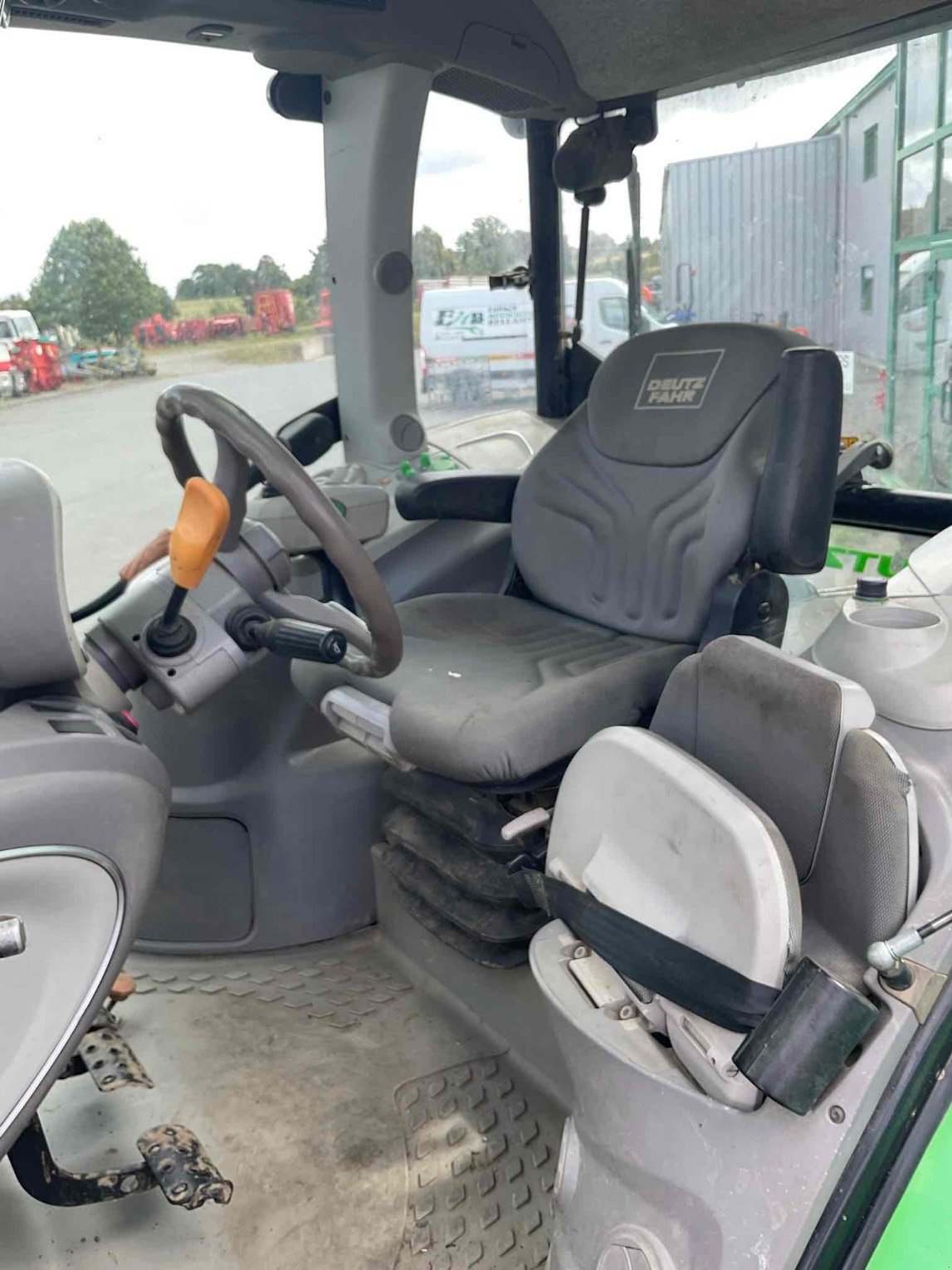 Traktor des Typs Deutz-Fahr Tracteur agricole SERIE5 5110 TTV Deutz-Fahr, Gebrauchtmaschine in SAINT CLAIR SUR ELLE (Bild 3)