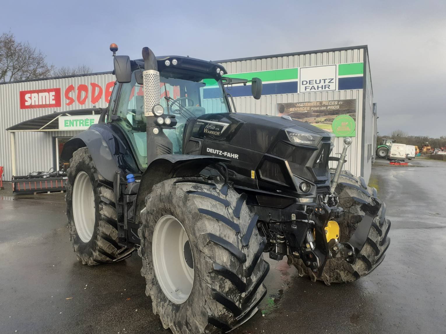 Traktor typu Deutz-Fahr Tracteur agricole SERIE7TTVAGROTRON 7250 TTV WARRI, Gebrauchtmaschine v SAINT CLAIR SUR ELLE (Obrázok 5)