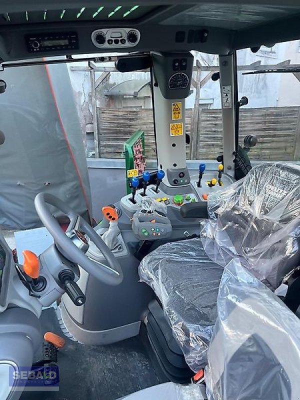 Traktor of the type Deutz-Fahr Traktor Agrotron 6170, Neumaschine in Zweibrücken (Picture 4)