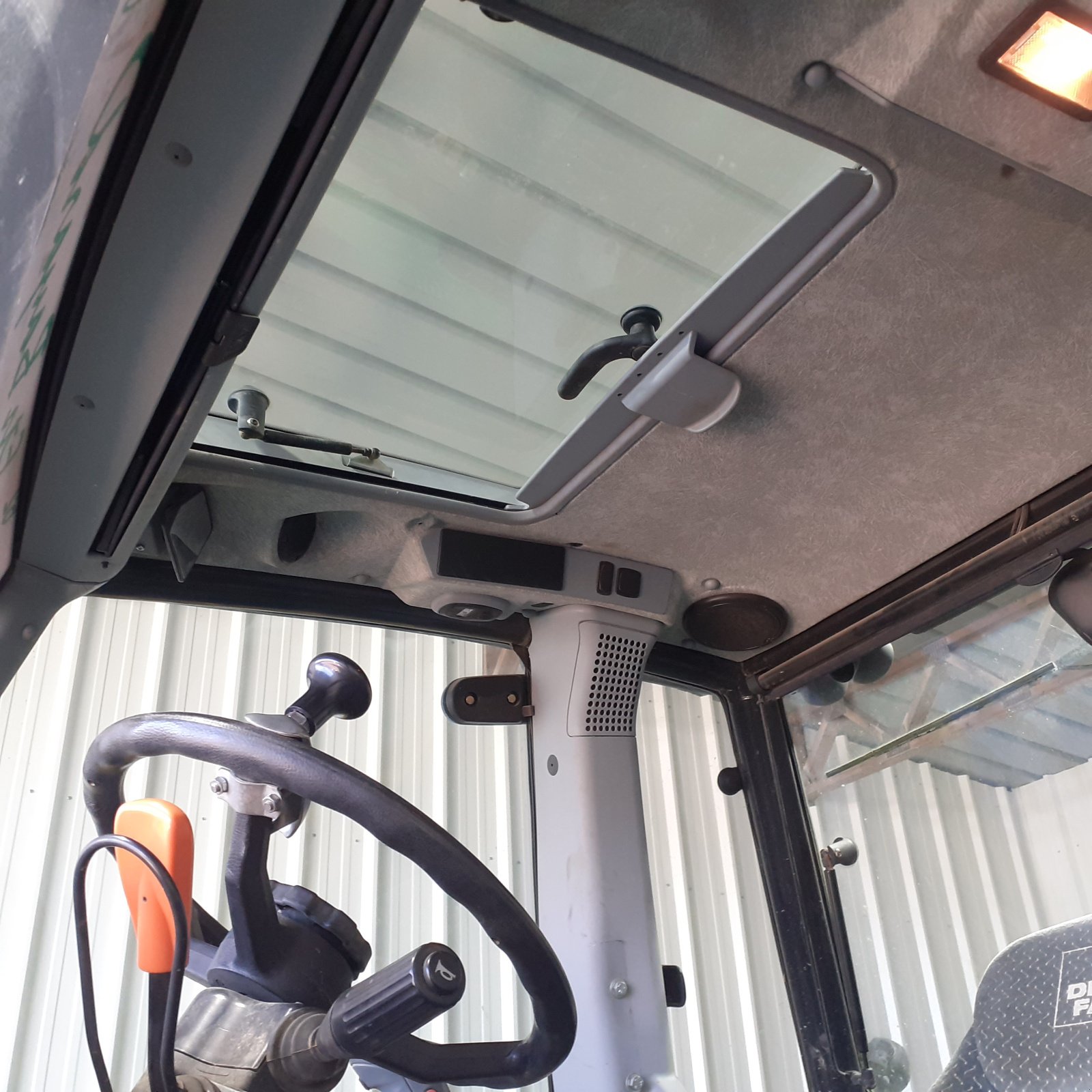 Traktor typu Deutz-Fahr TTV 630, Gebrauchtmaschine v HERLIN LE SEC (Obrázek 11)