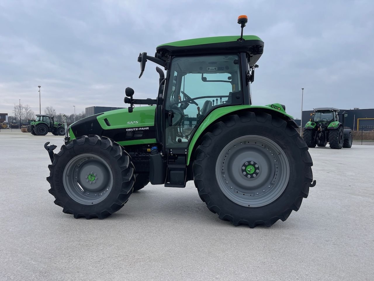 Traktor typu Deutz 5125, Neumaschine v Holten (Obrázek 2)
