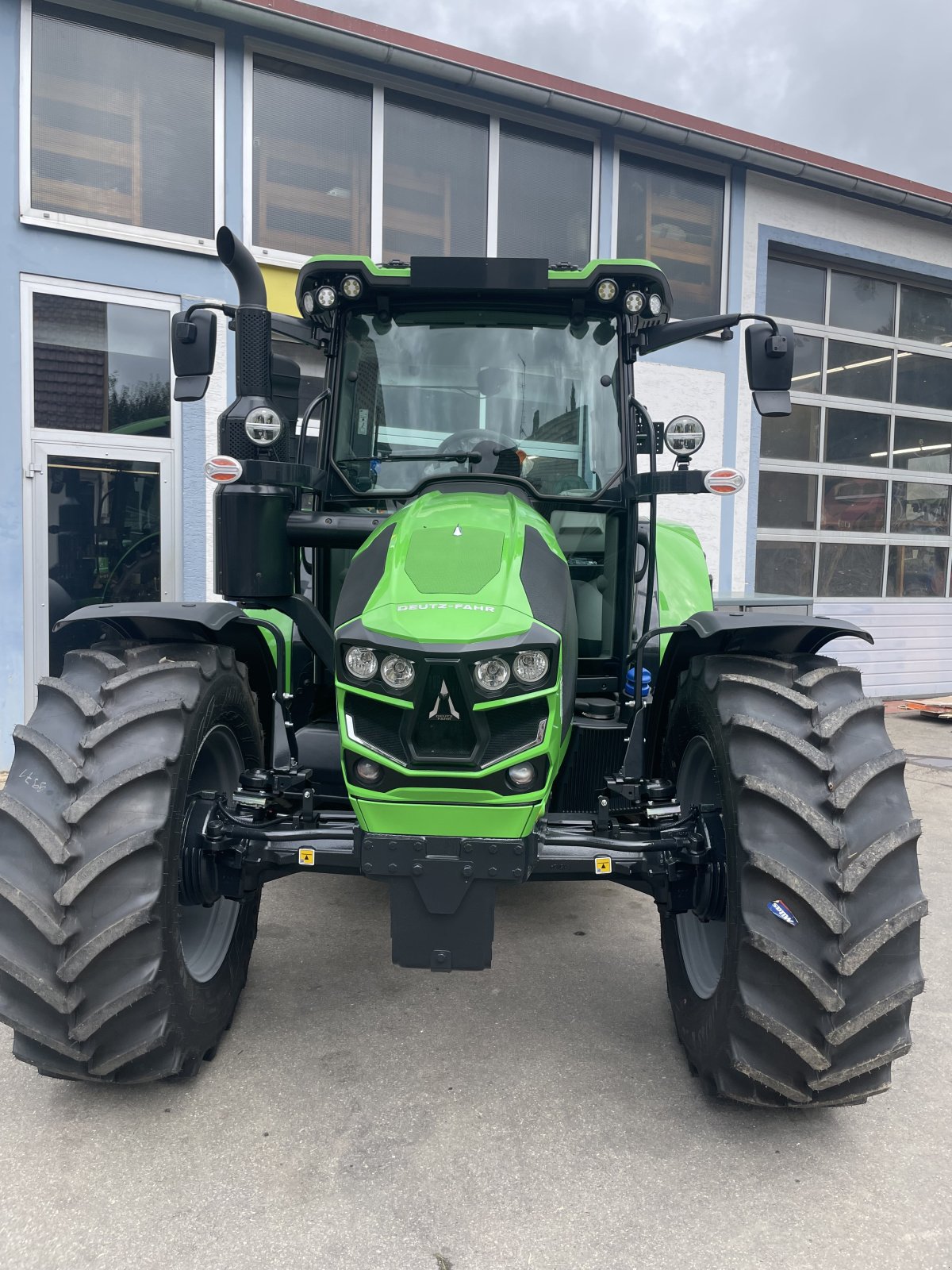 Traktor typu Deutz 5125, Neumaschine v Ochsenhausen (Obrázek 5)
