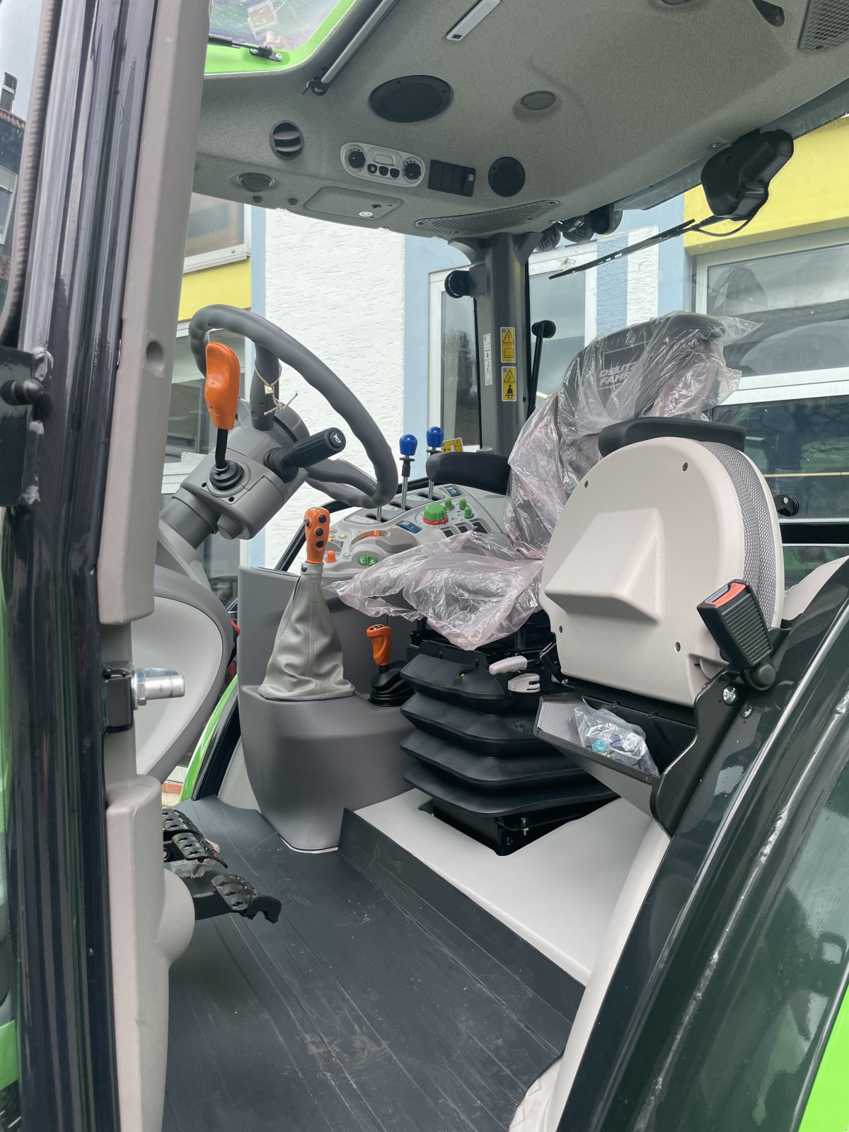 Traktor typu Deutz 5125, Neumaschine v Ochsenhausen (Obrázek 9)