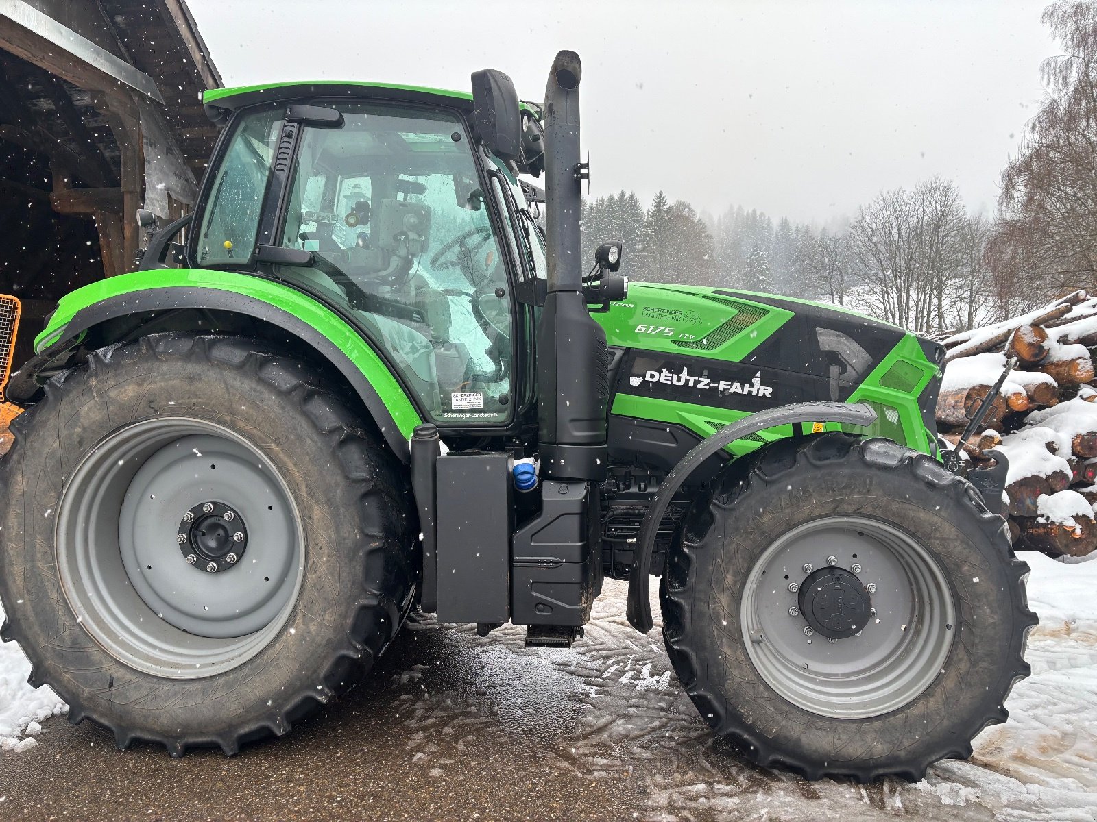 Traktor типа Deutz 6175.4 TTV, Gebrauchtmaschine в Donaueschingen (Фотография 7)
