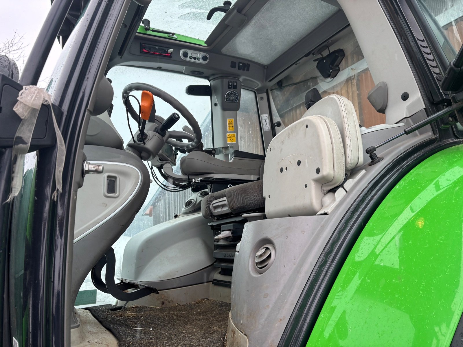 Traktor типа Deutz 6175.4 TTV, Gebrauchtmaschine в Donaueschingen (Фотография 8)