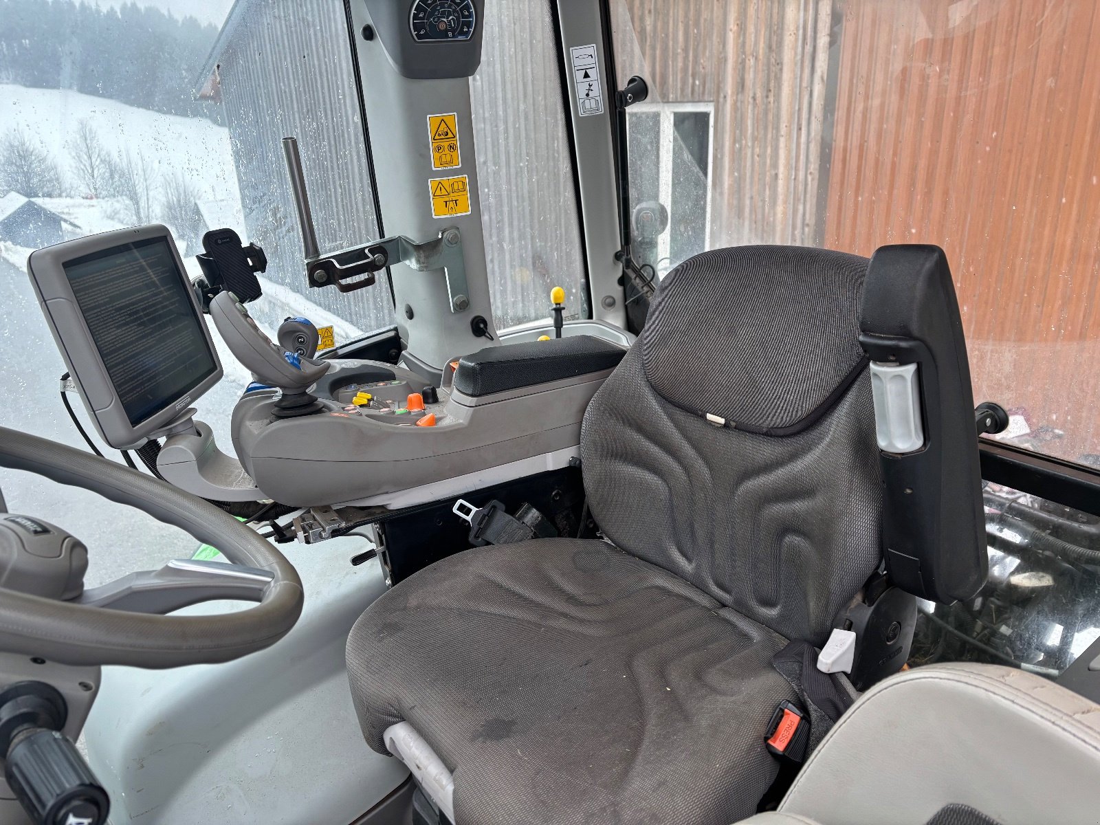 Traktor типа Deutz 6175.4 TTV, Gebrauchtmaschine в Donaueschingen (Фотография 9)