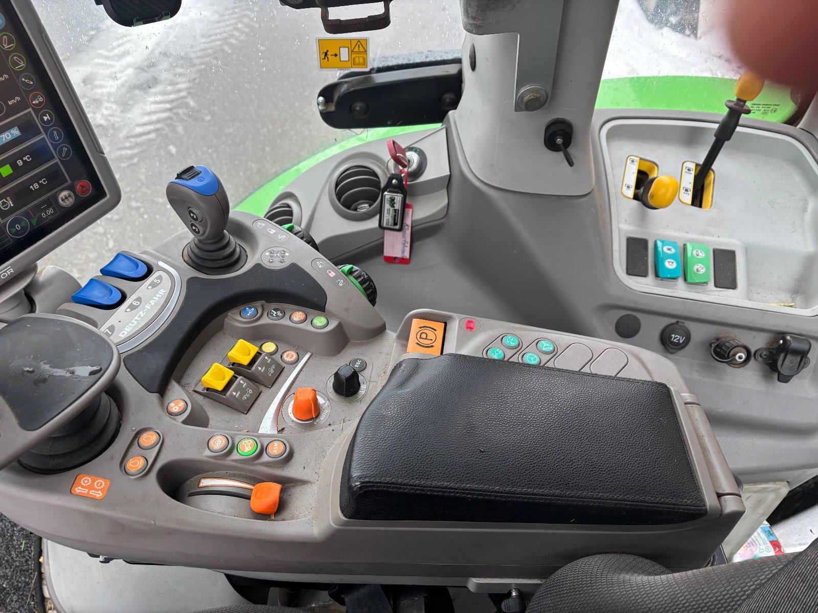 Traktor типа Deutz 6175.4 TTV, Gebrauchtmaschine в Donaueschingen (Фотография 11)