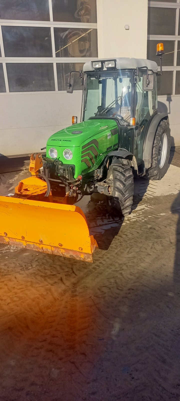 Traktor des Typs Deutz Agrocompact 70, Gebrauchtmaschine in Miesbach (Bild 3)