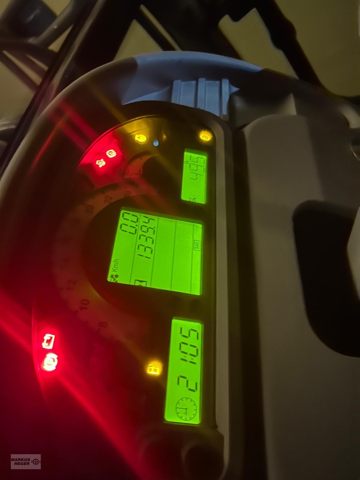 Traktor Türe ait Deutz Agrofarm 100, Gebrauchtmaschine içinde Berching (resim 8)