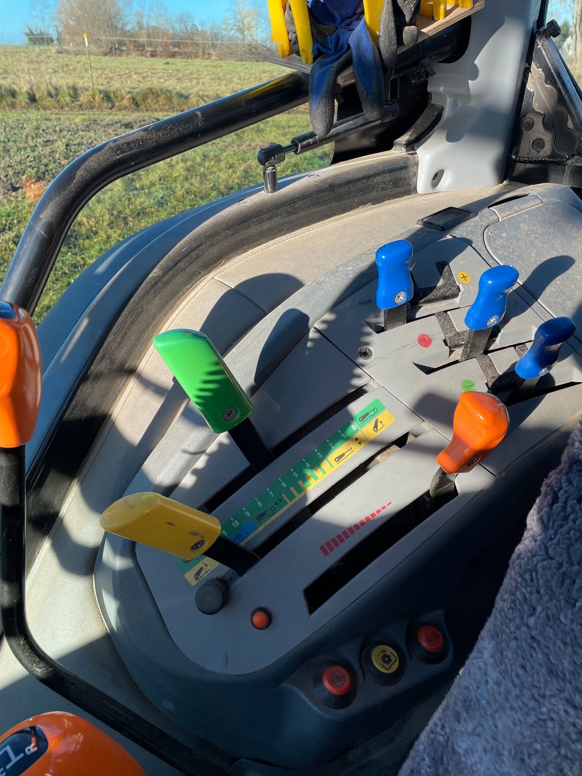 Traktor des Typs Deutz Agroplus 320, Gebrauchtmaschine in Weil (Bild 2)