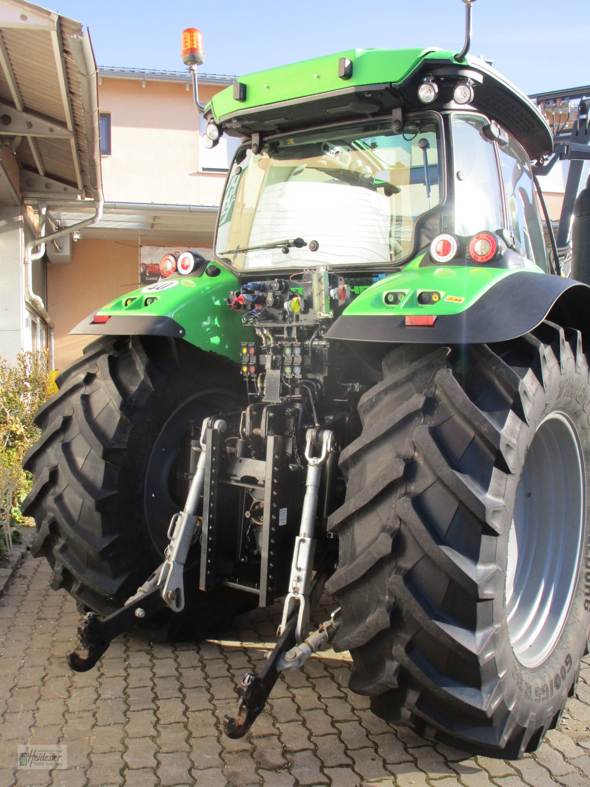 Traktor des Typs Deutz Agrotron 6130 TTV stufenlos, Gebrauchtmaschine in Wildenberg (Bild 5)