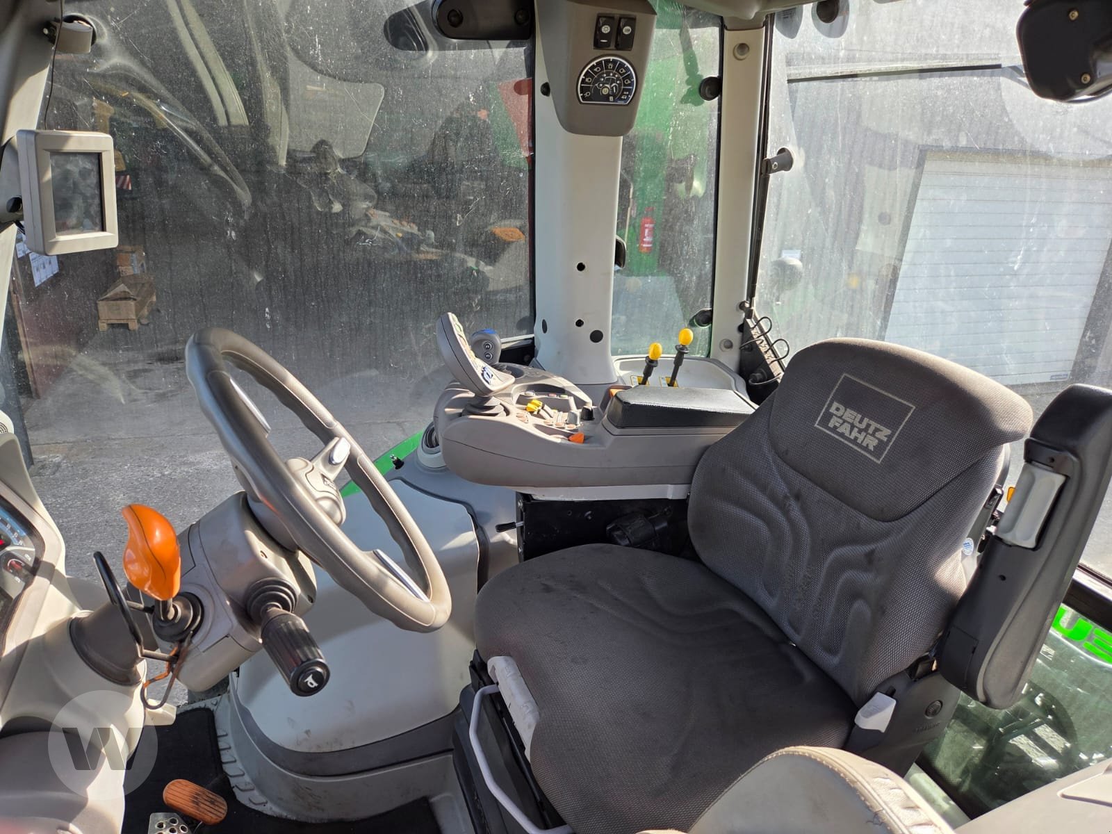 Traktor des Typs Deutz Agrotron 6155 TTV, Gebrauchtmaschine in Börm (Bild 5)