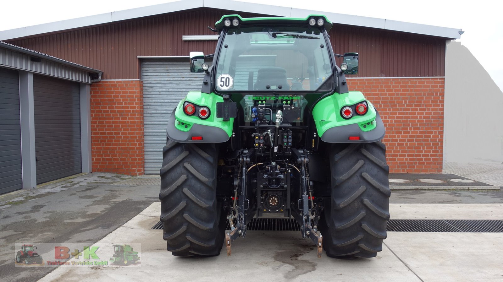 Traktor des Typs Deutz Agrotron 6165 RC Shift, Gebrauchtmaschine in Kettenkamp (Bild 8)