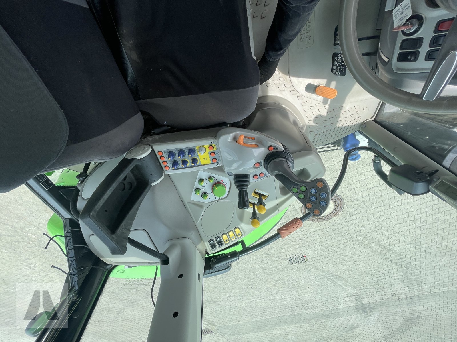 Traktor del tipo Deutz agrotron 6190 C-Shift, Gebrauchtmaschine In Eggenfelden (Immagine 21)