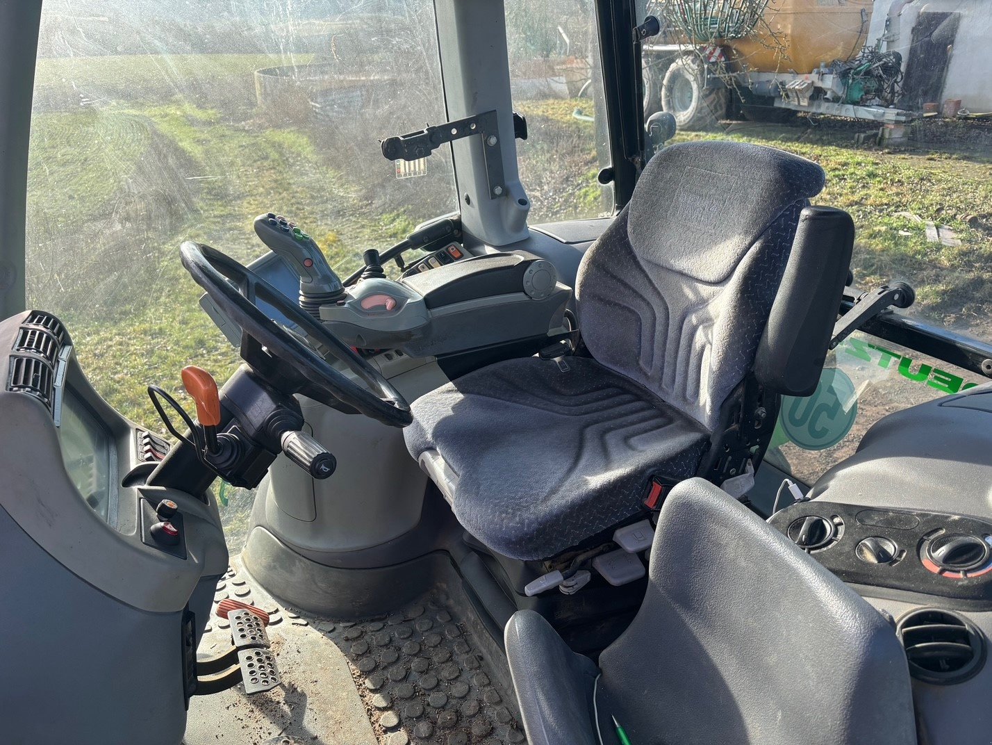 Traktor des Typs Deutz Agrotron 630 TTV, Gebrauchtmaschine in Petersberg (Bild 8)