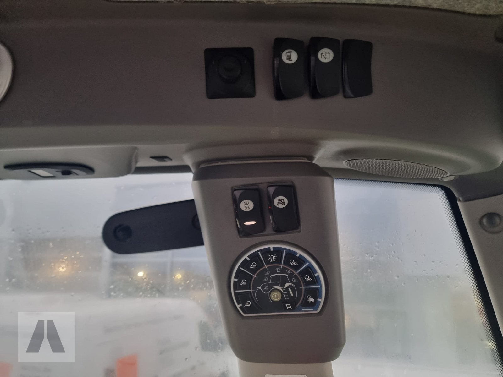 Traktor от тип Deutz Agrotron 7250 TTV, Gebrauchtmaschine в Regensburg (Снимка 18)