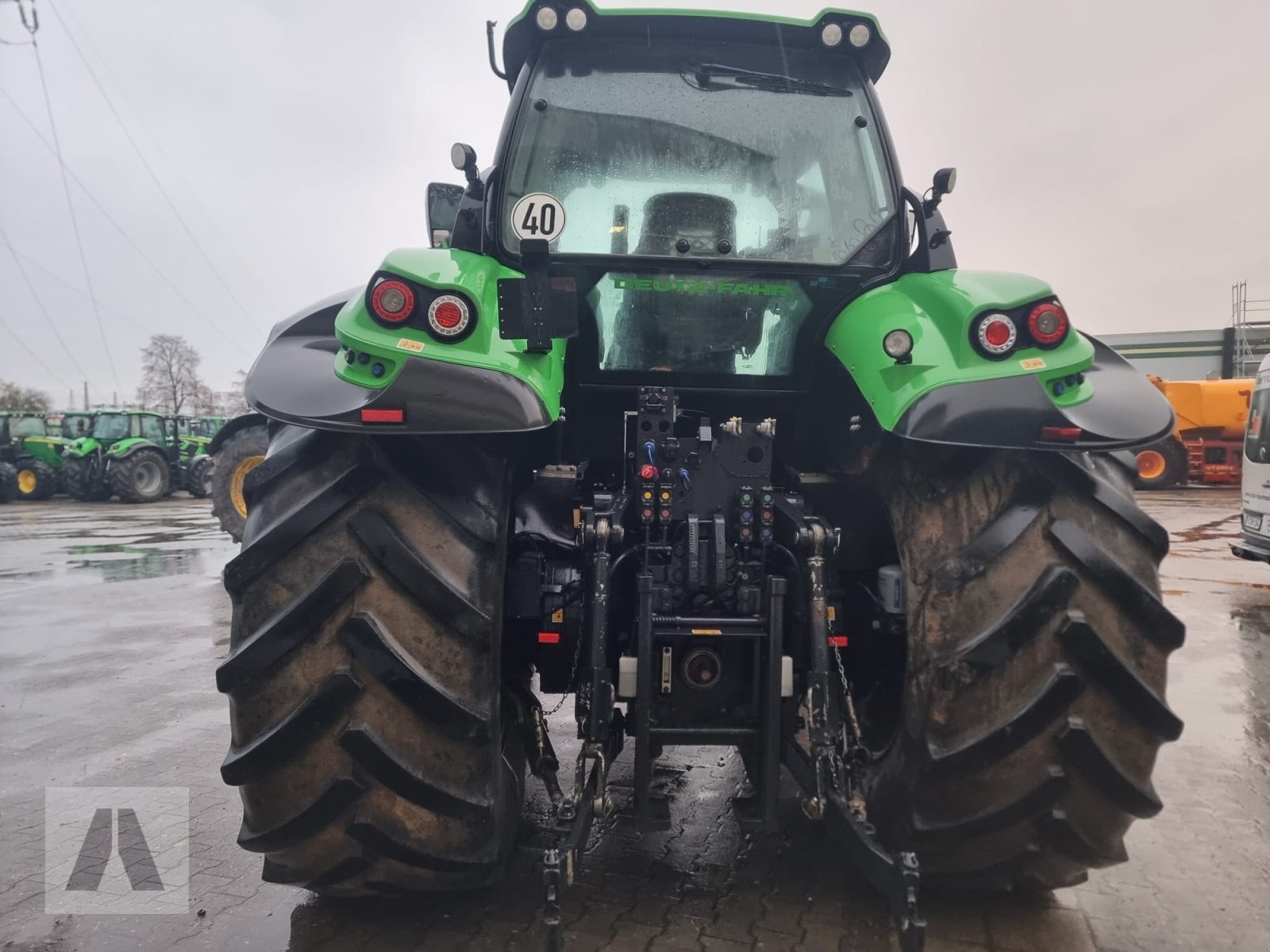 Traktor от тип Deutz Agrotron 7250 TTV, Gebrauchtmaschine в Regensburg (Снимка 4)