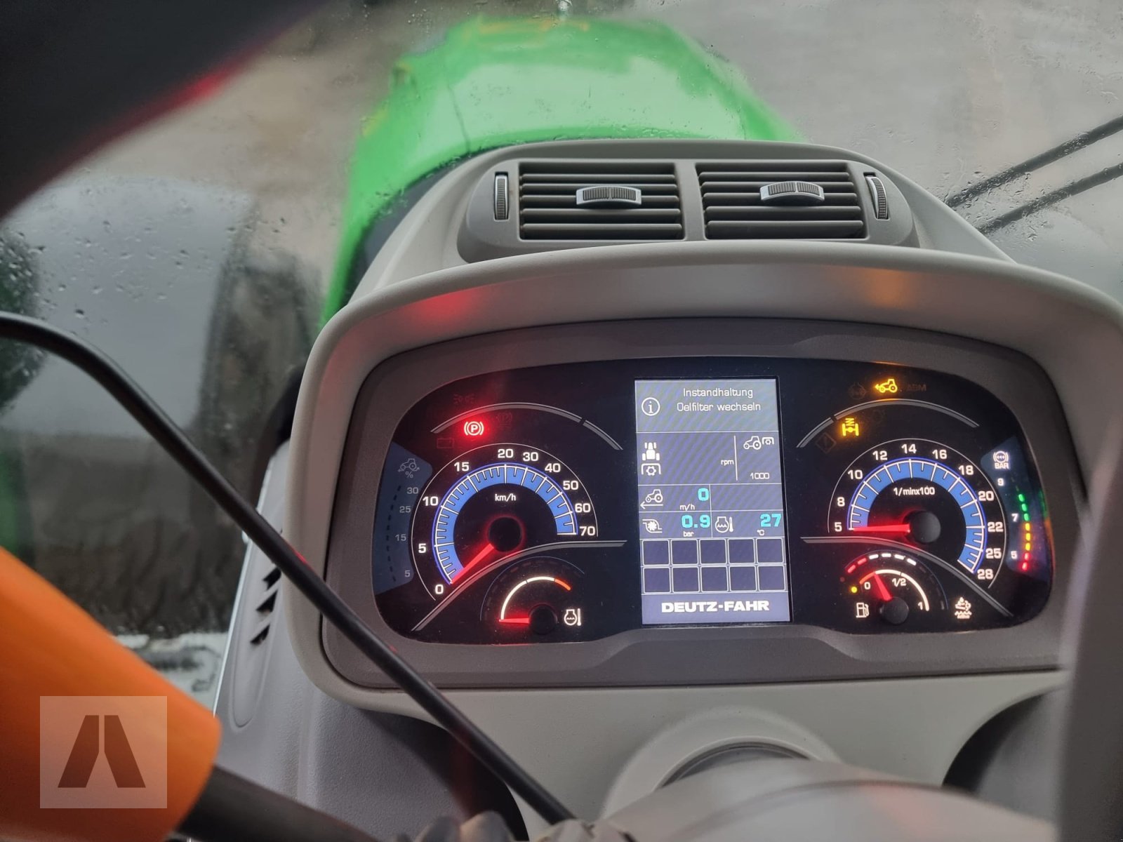 Traktor от тип Deutz Agrotron 7250 TTV, Gebrauchtmaschine в Regensburg (Снимка 11)