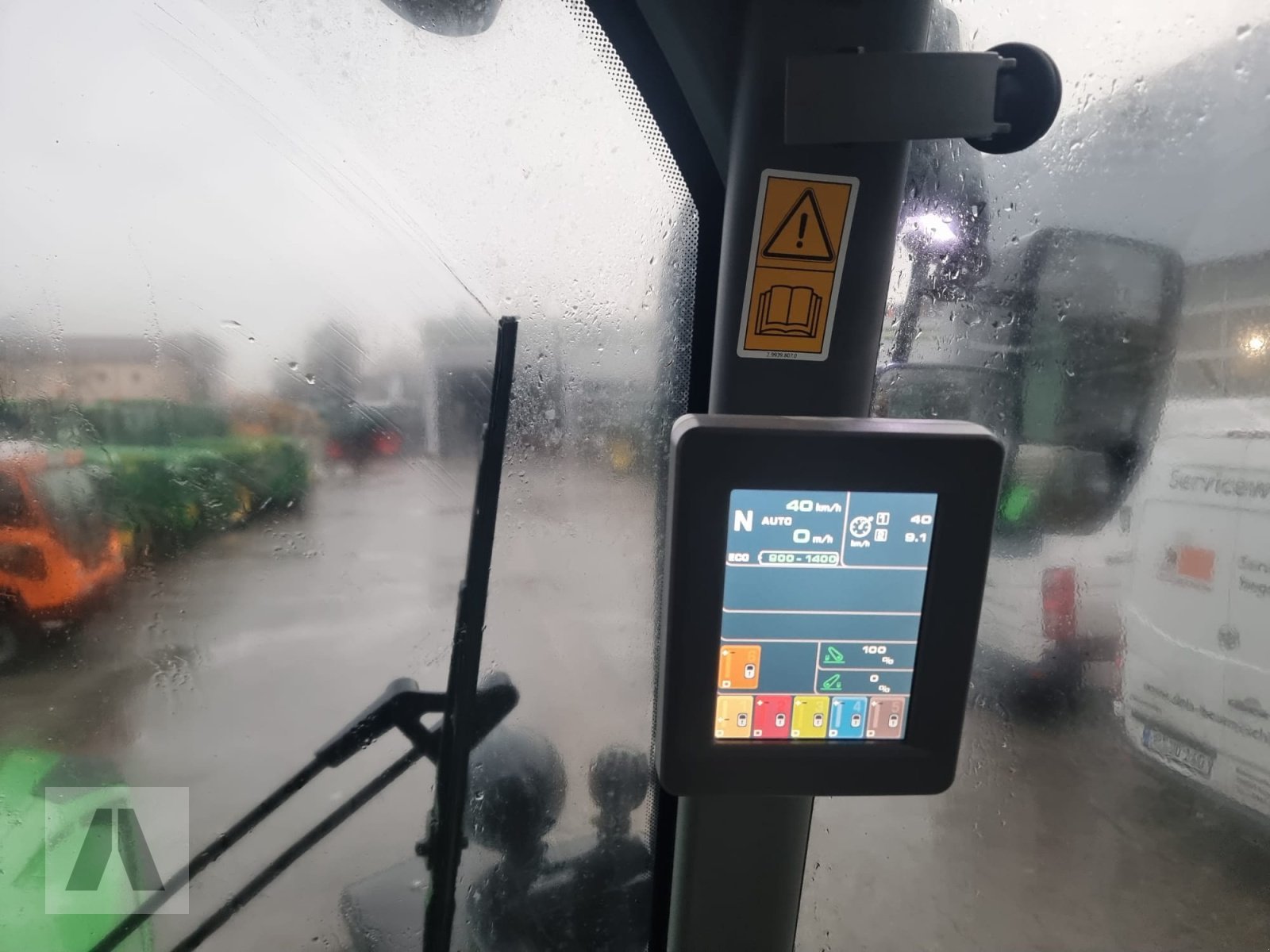 Traktor от тип Deutz Agrotron 7250 TTV, Gebrauchtmaschine в Regensburg (Снимка 19)