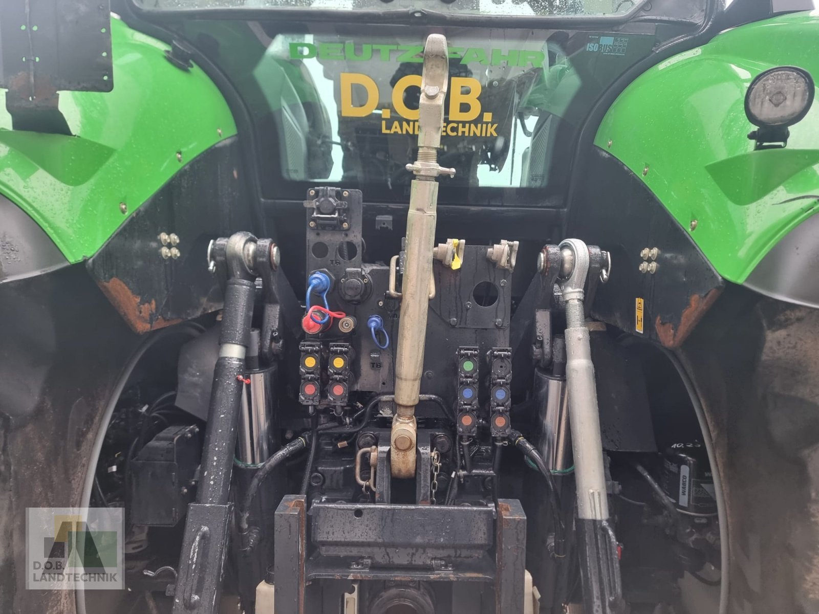 Traktor от тип Deutz Agrotron 7250 TTV, Gebrauchtmaschine в Regensburg (Снимка 9)