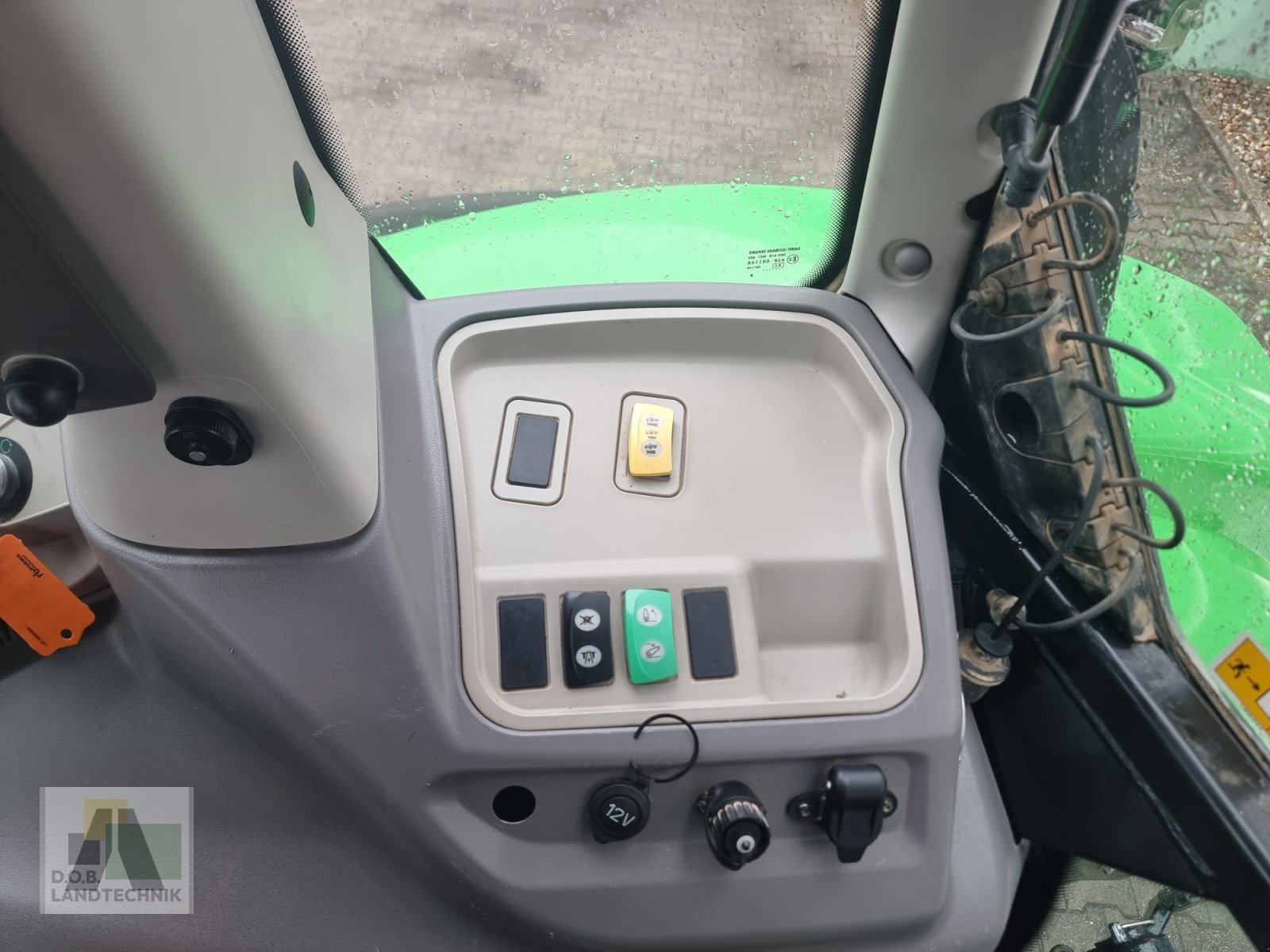 Traktor от тип Deutz Agrotron 7250 TTV, Gebrauchtmaschine в Regensburg (Снимка 16)