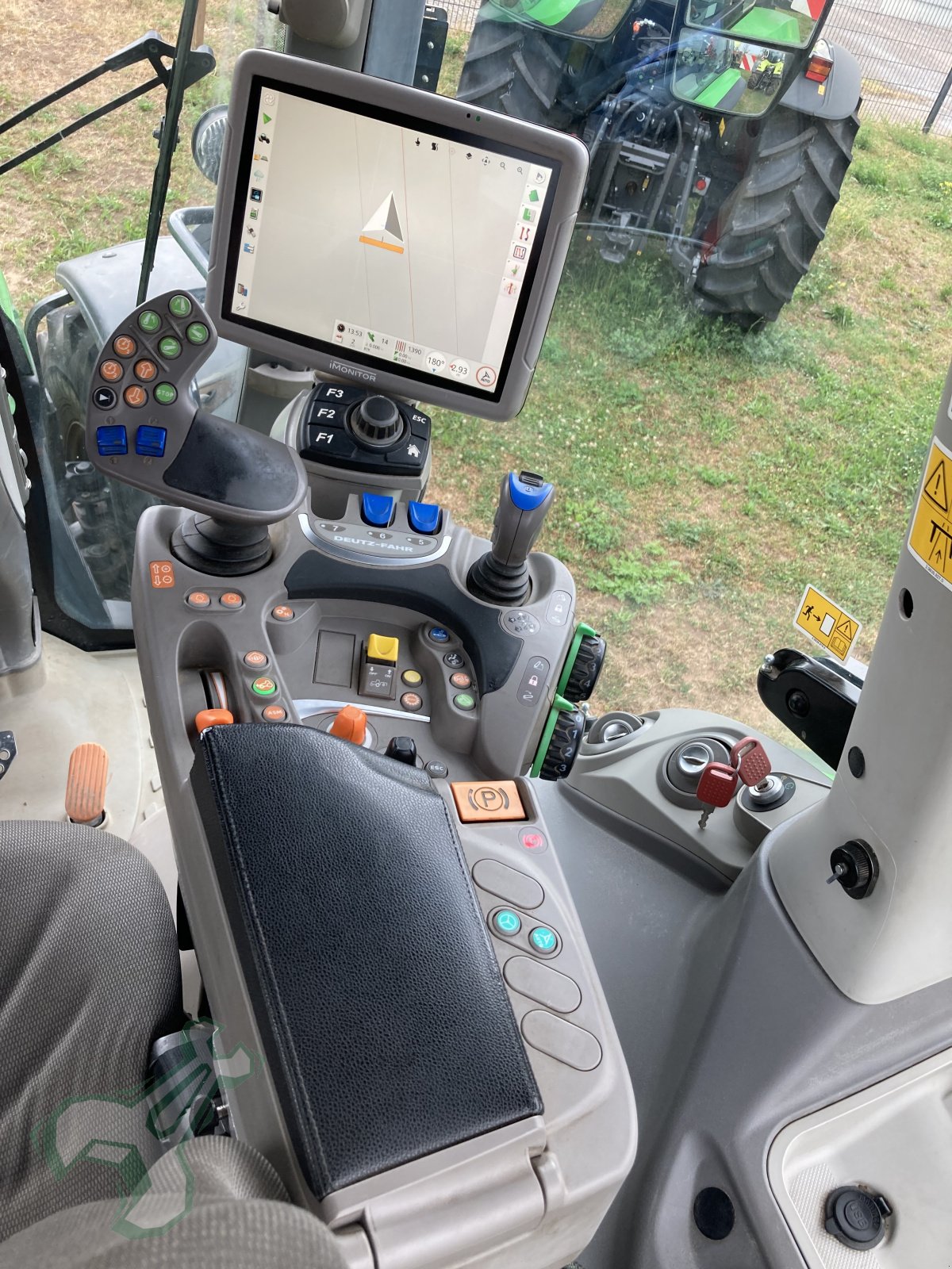 Traktor tipa Deutz Agrotron 8280 TTV, Gebrauchtmaschine u Neustadt an der Weinstraße (Slika 6)