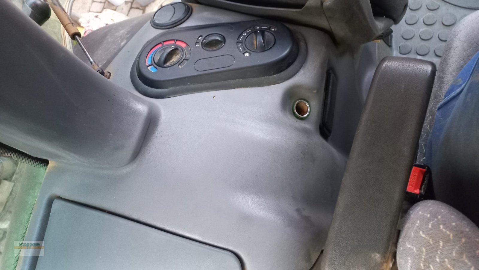 Traktor типа Deutz Agrotron M 620, Gebrauchtmaschine в Niederstetten (Фотография 12)