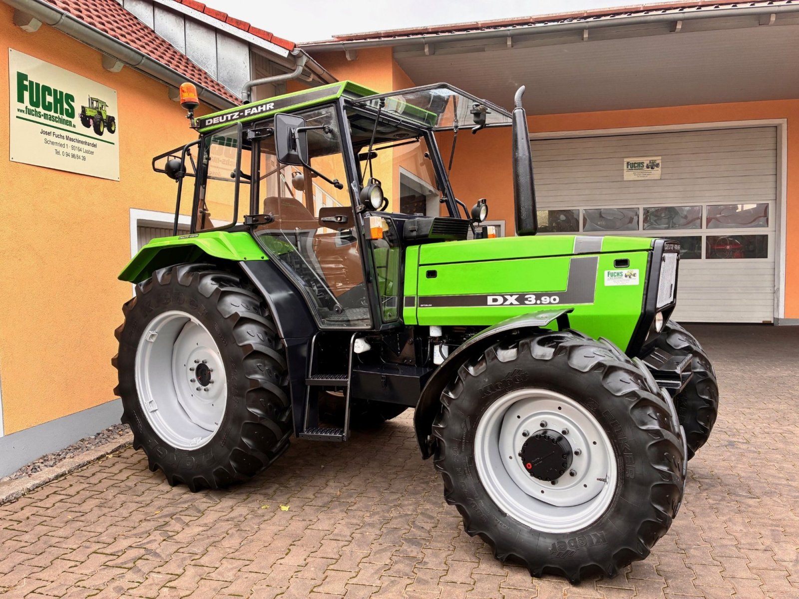 Traktor типа Deutz DX 3.90 A, Gebrauchtmaschine в Laaber (Фотография 1)