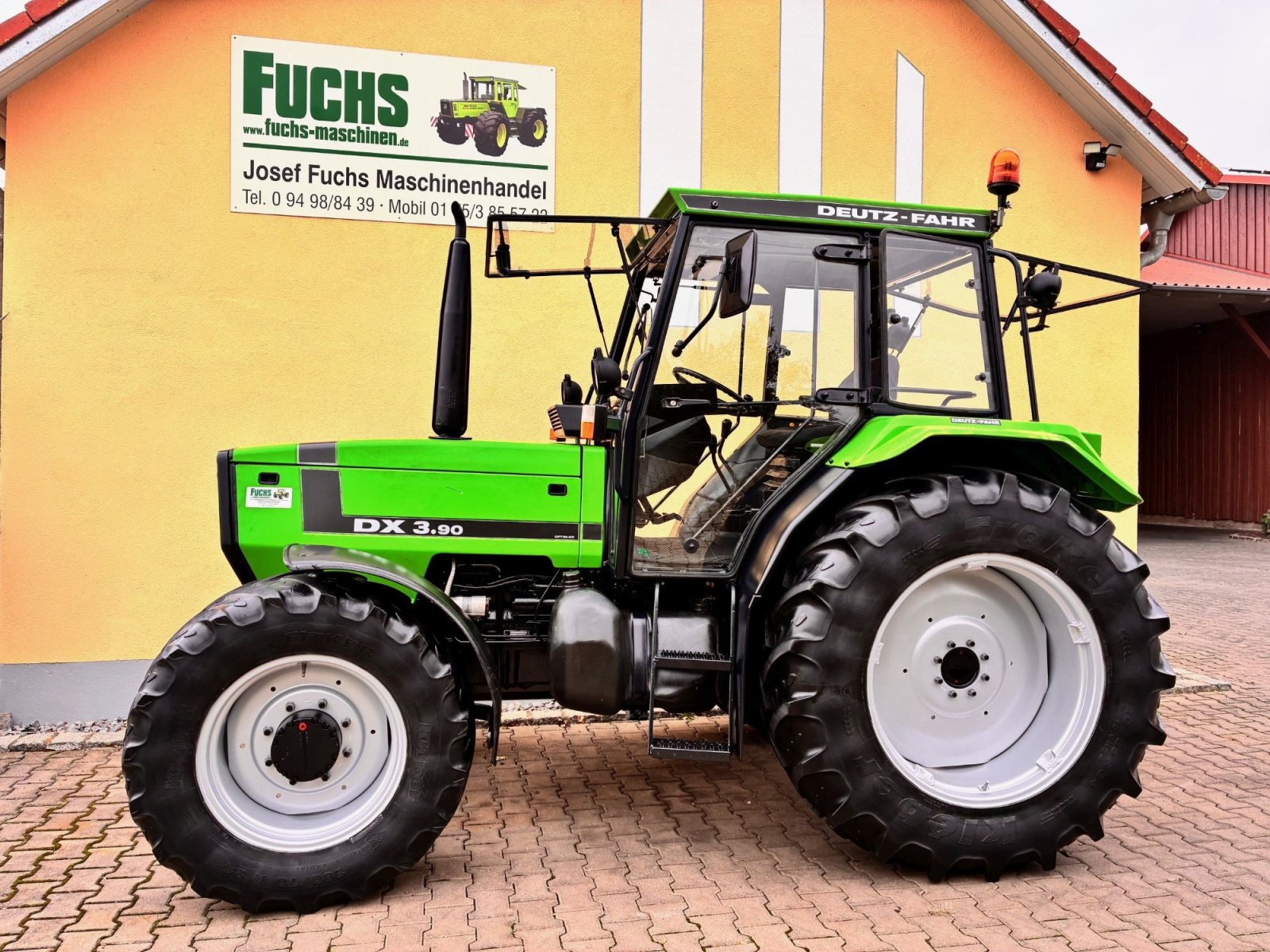 Traktor типа Deutz DX 3.90 A, Gebrauchtmaschine в Laaber (Фотография 2)