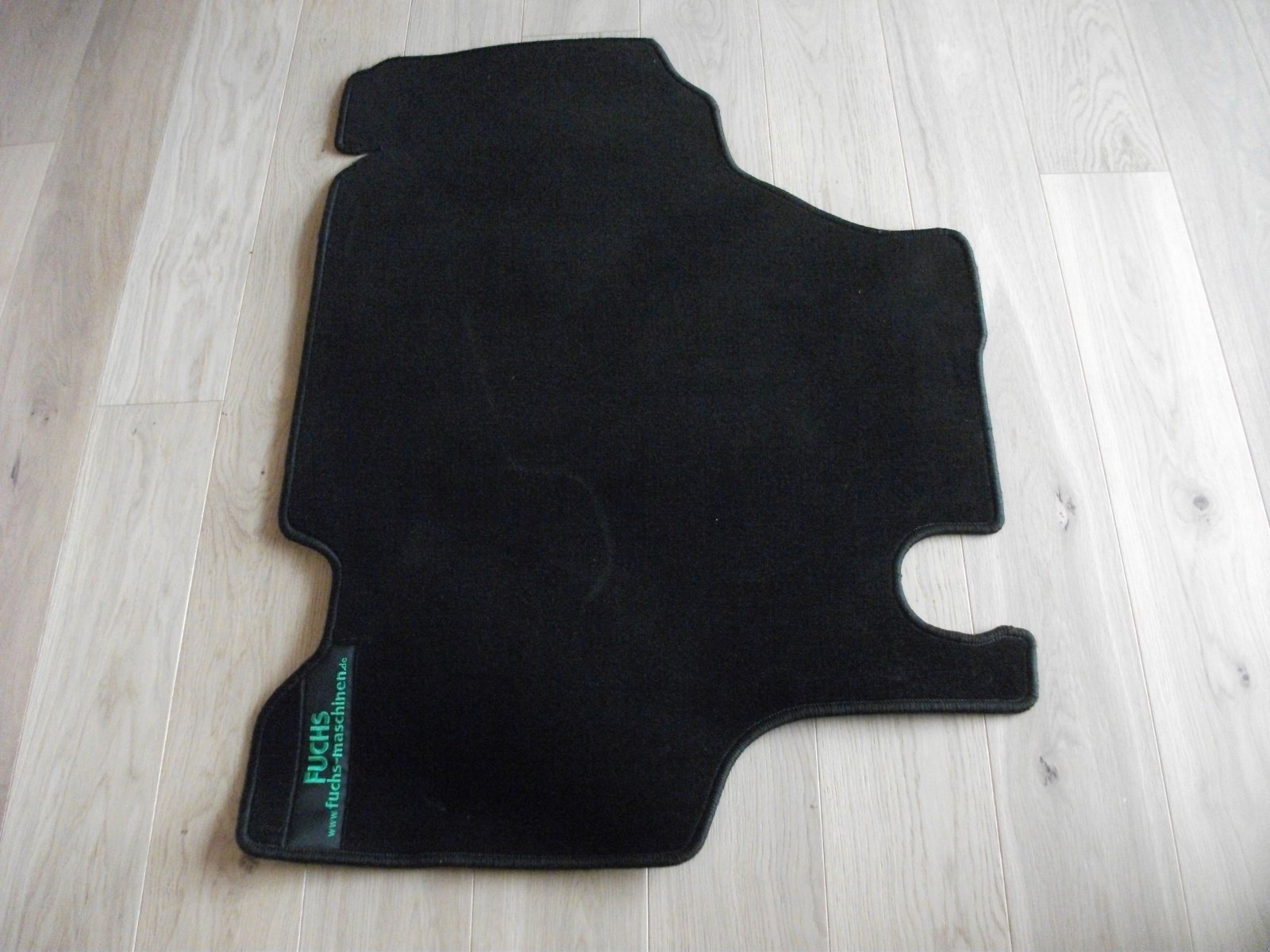 Traktor des Typs Deutz Fußmatte DX; Agrotron usw., Neumaschine in Laaber (Bild 3)