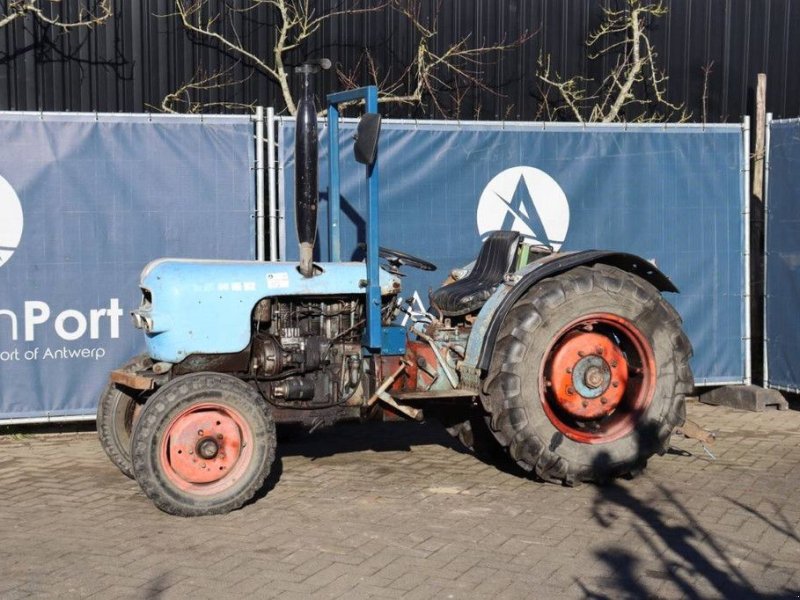 Traktor от тип Eicher ES 400, Gebrauchtmaschine в Antwerpen (Снимка 1)