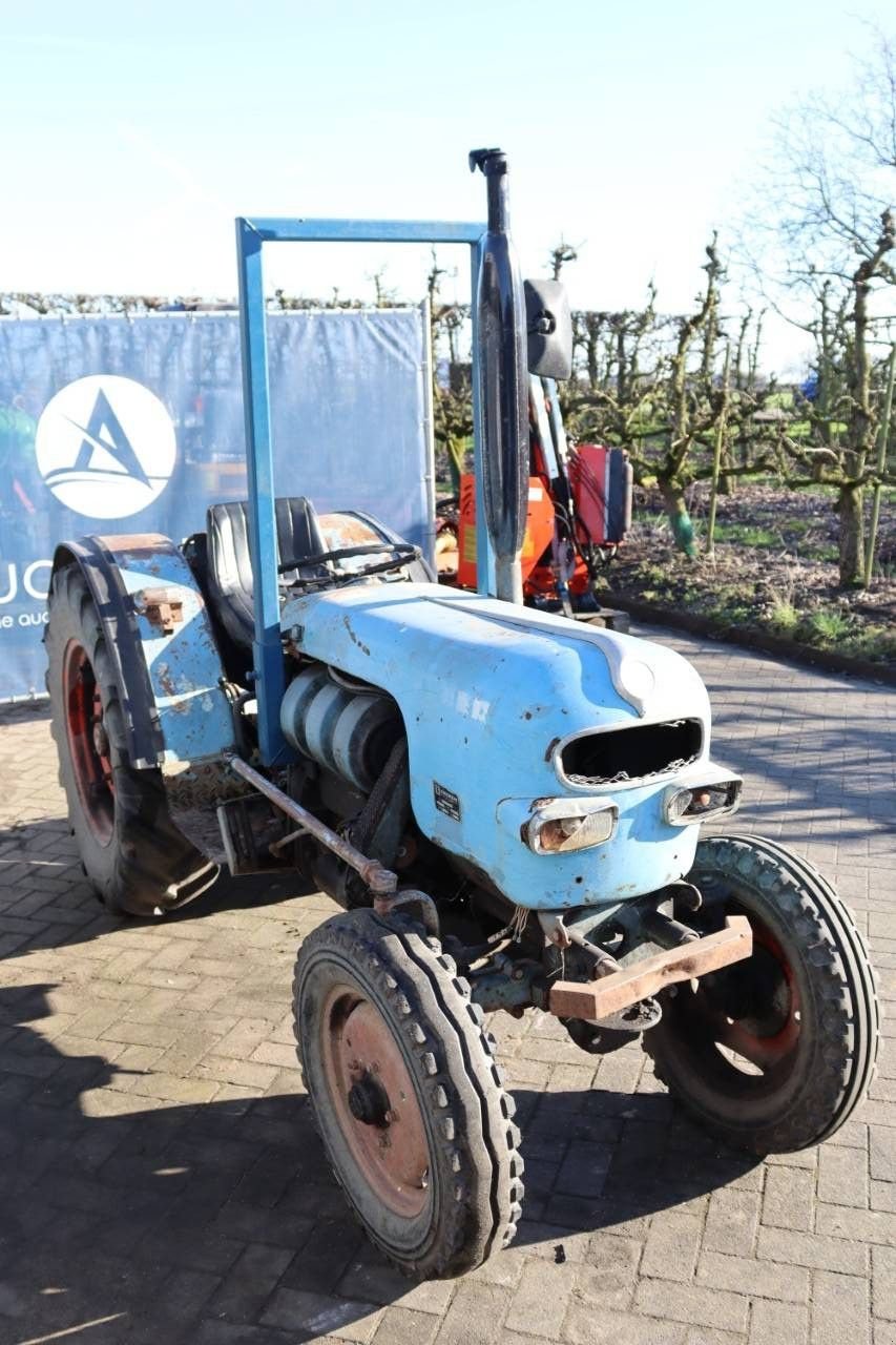 Traktor от тип Eicher ES 400, Gebrauchtmaschine в Antwerpen (Снимка 8)