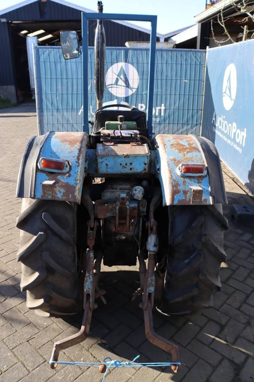 Traktor от тип Eicher ES 400, Gebrauchtmaschine в Antwerpen (Снимка 5)