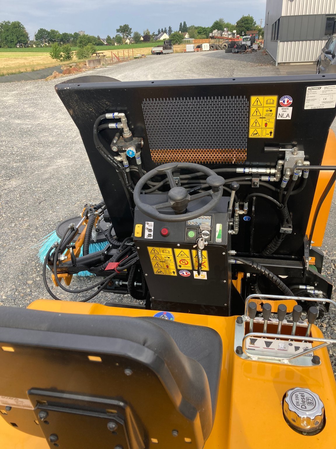 Traktor typu Emily BALAYEUSE, Gebrauchtmaschine v Le Horps (Obrázok 3)