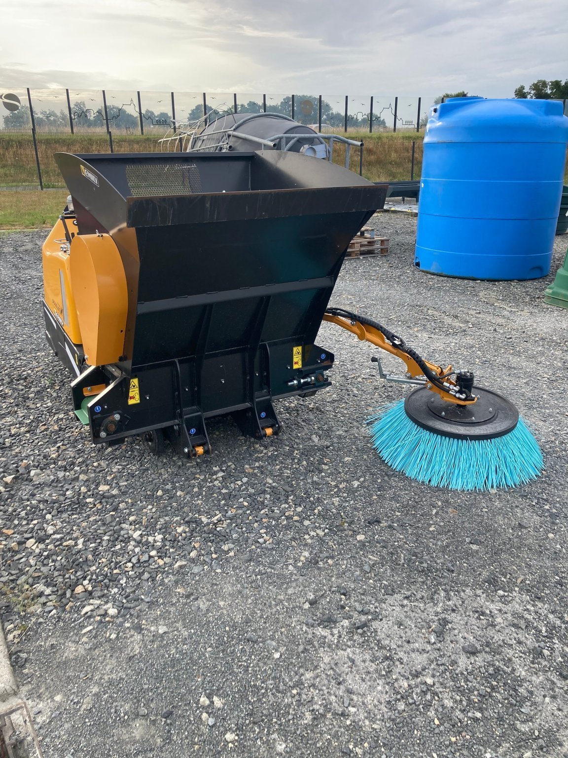 Traktor typu Emily BALAYEUSE, Gebrauchtmaschine v Le Horps (Obrázok 4)