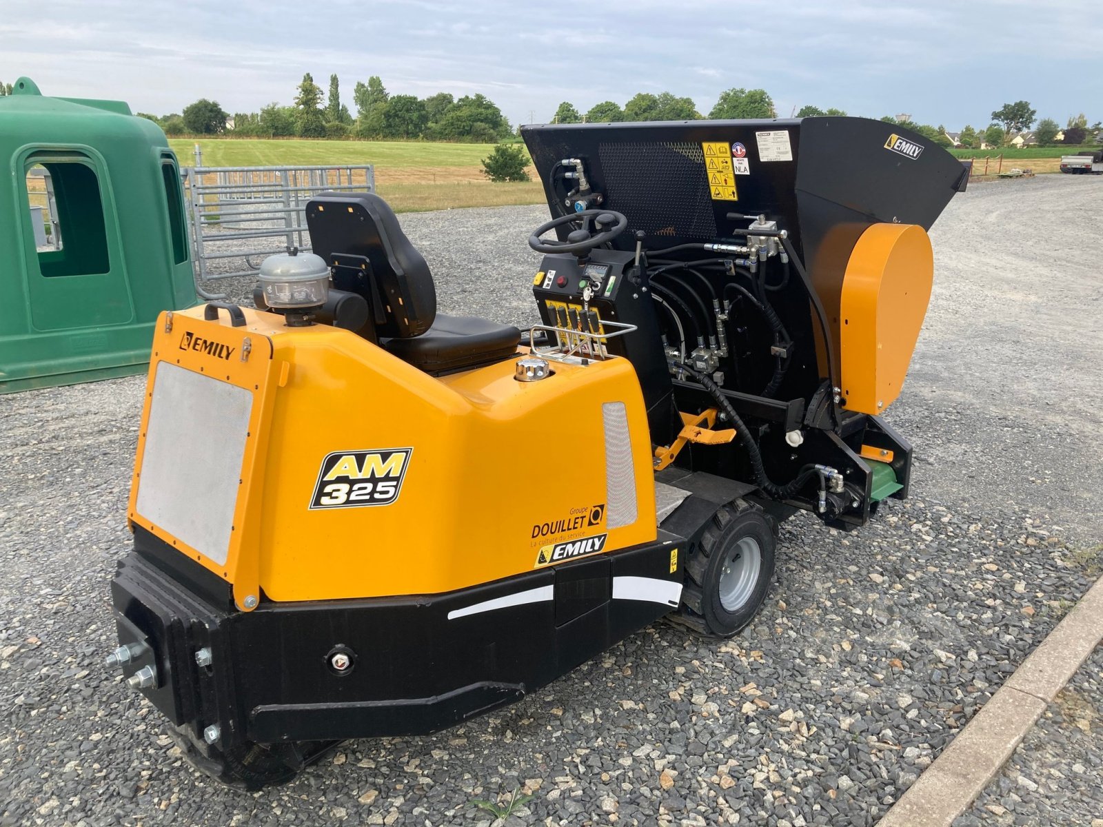 Traktor typu Emily BALAYEUSE, Gebrauchtmaschine v Le Horps (Obrázok 2)