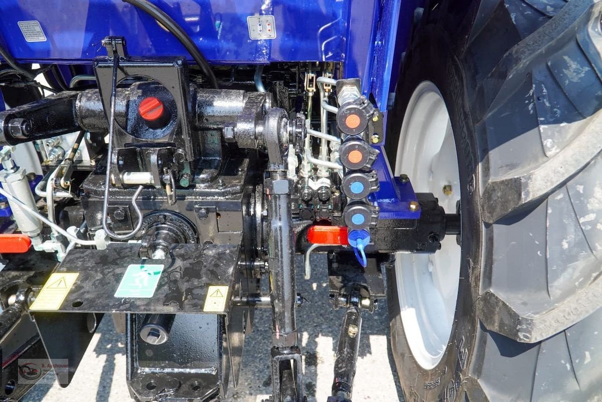 Traktor of the type Eurotrac Lovol M404R, Neumaschine in Dimbach (Picture 15)