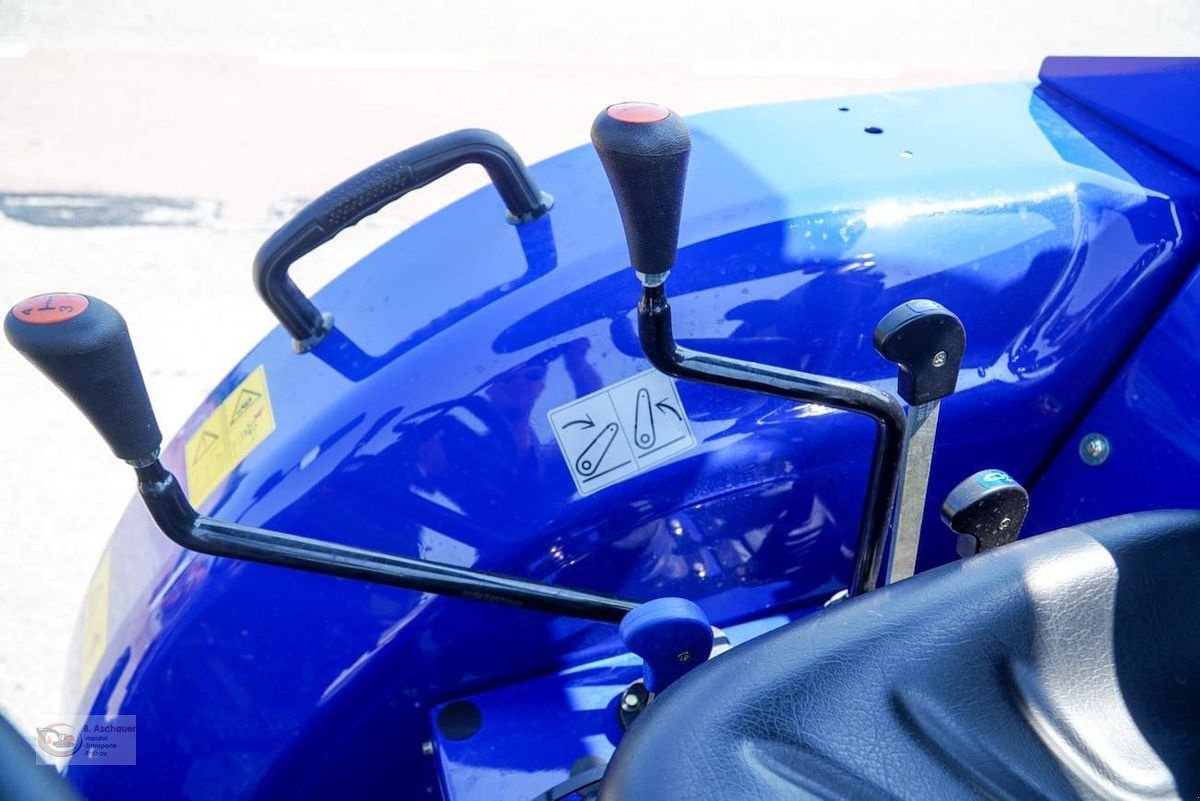 Traktor of the type Eurotrac Lovol M404R, Neumaschine in Dimbach (Picture 13)