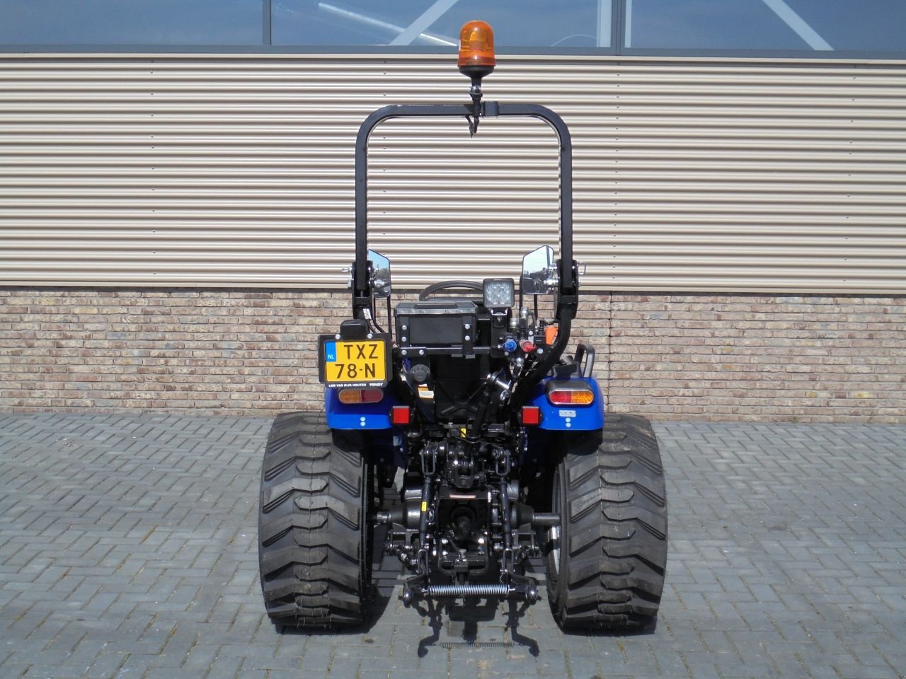 Traktor of the type Farmtrac 20, Neumaschine in Houten (Picture 3)