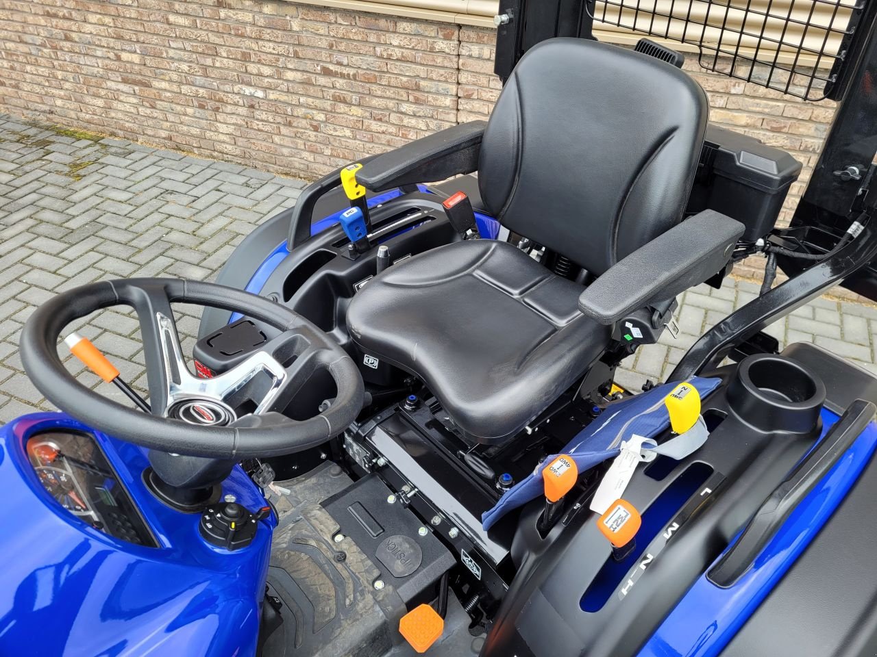 Traktor of the type Farmtrac 26 hst pro, Neumaschine in Houten (Picture 3)