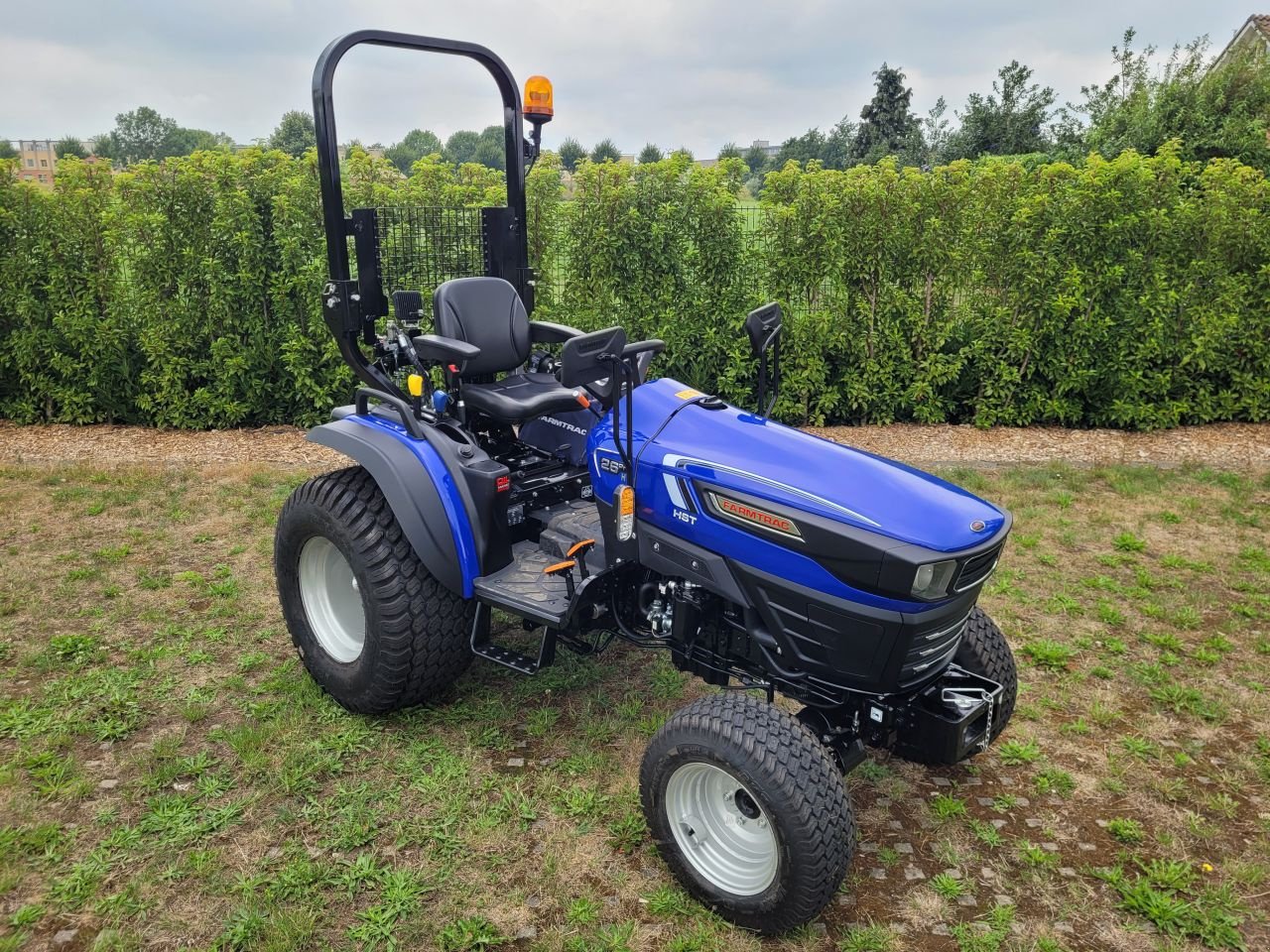 Traktor of the type Farmtrac 26 hst pro, Neumaschine in Houten (Picture 9)