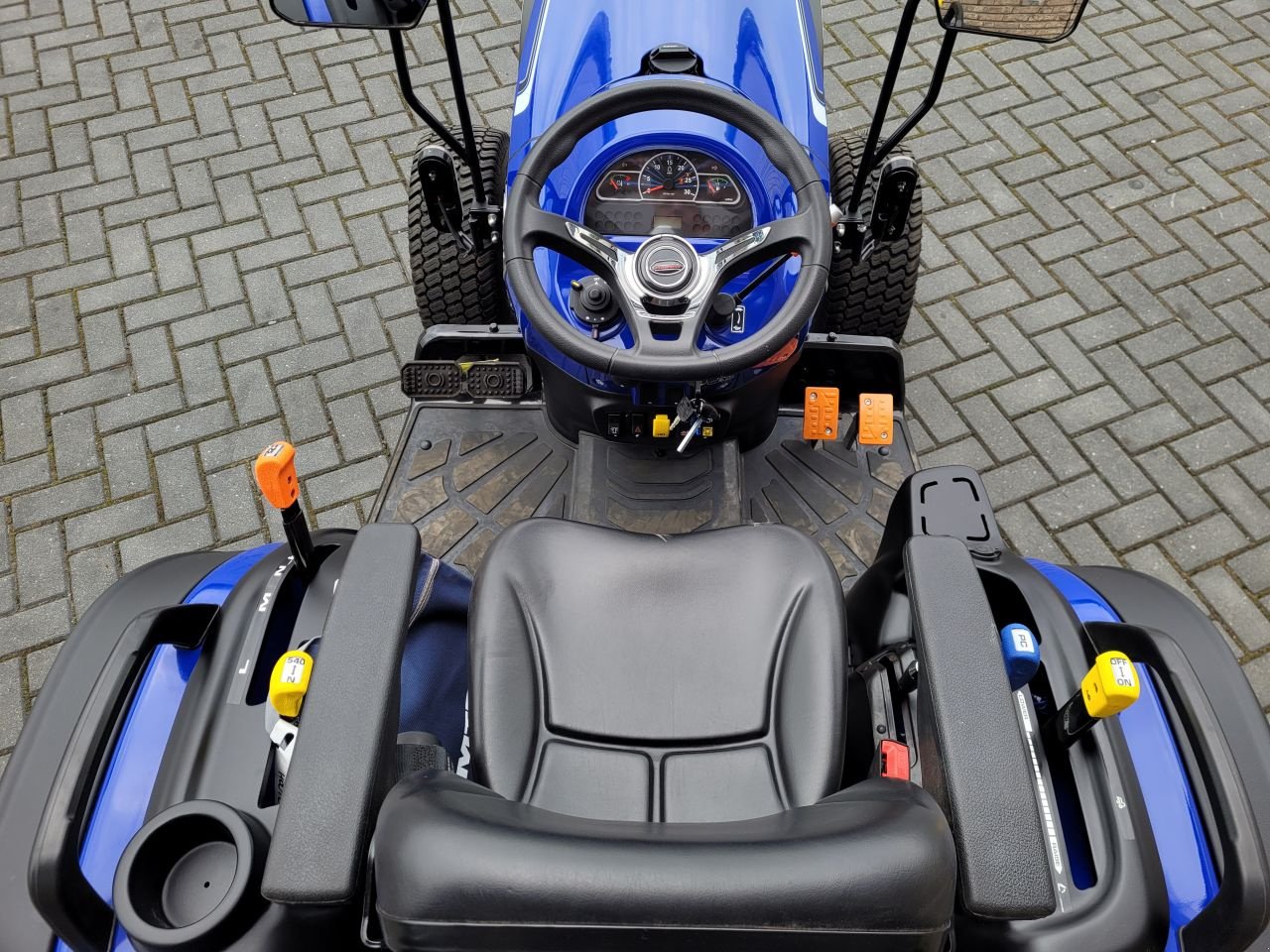 Traktor του τύπου Farmtrac 26 hst pro, Neumaschine σε Houten (Φωτογραφία 2)