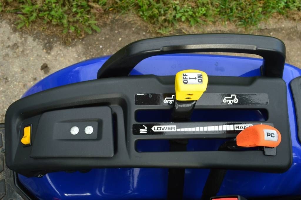 Traktor типа Farmtrac FT26 HST + voorlader compacttractor, Neumaschine в Erichem (Фотография 5)