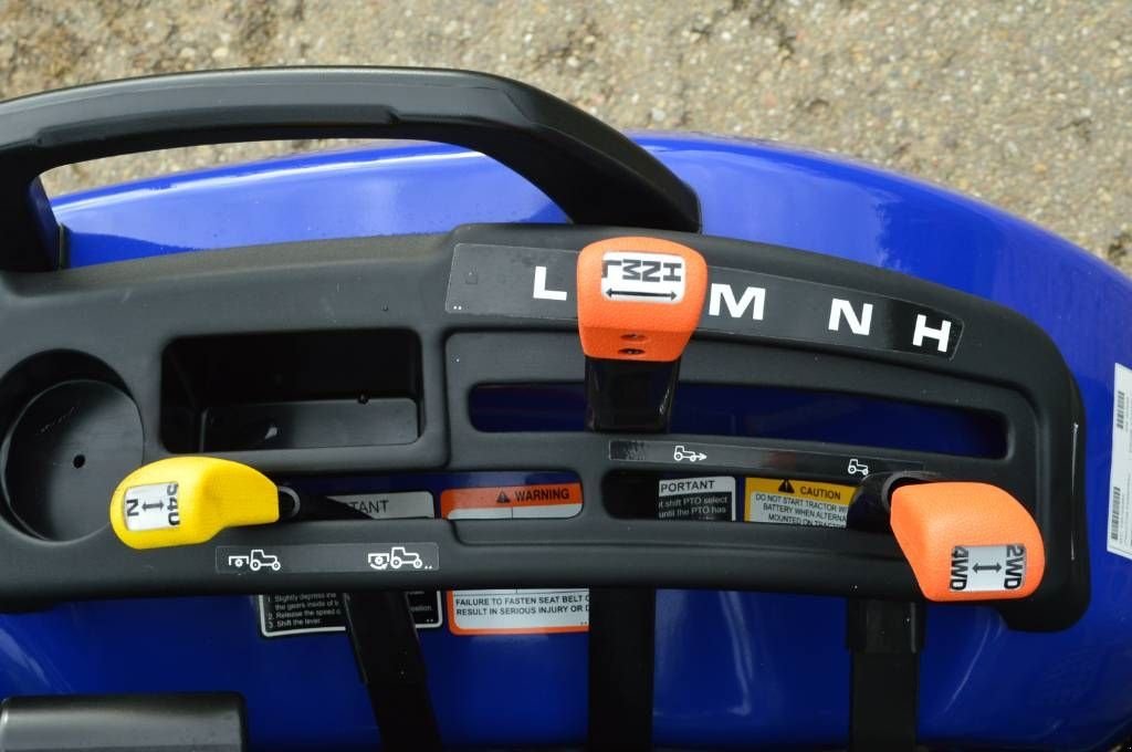 Traktor типа Farmtrac FT26 HST + voorlader compacttractor, Neumaschine в Erichem (Фотография 8)