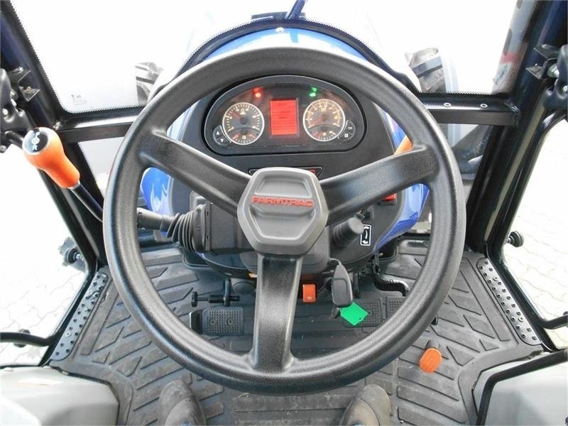 Traktor типа Farmtrac FT6075E 4WD, Gebrauchtmaschine в Mern (Фотография 10)