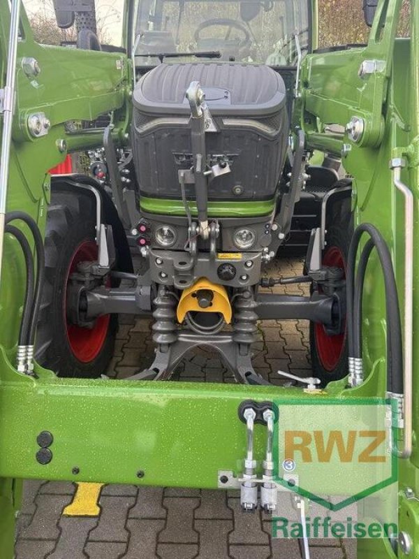 Traktor of the type Fendt * Fendt 211 S  Profi + Setting 2 *, Ausstellungsmaschine in Rommerskirchen (Picture 5)