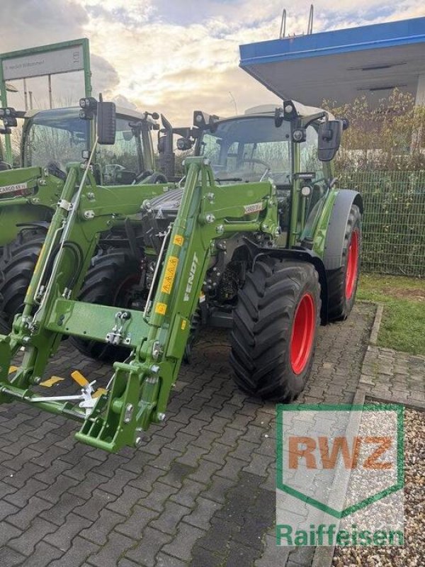 Traktor of the type Fendt * Fendt 211 S  Profi + Setting 2 *, Ausstellungsmaschine in Rommerskirchen (Picture 3)
