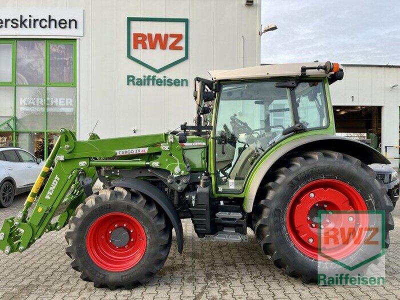 Traktor типа Fendt * Fendt 211 S  Profi + Setting 2 *, Ausstellungsmaschine в Rommerskirchen (Фотография 1)