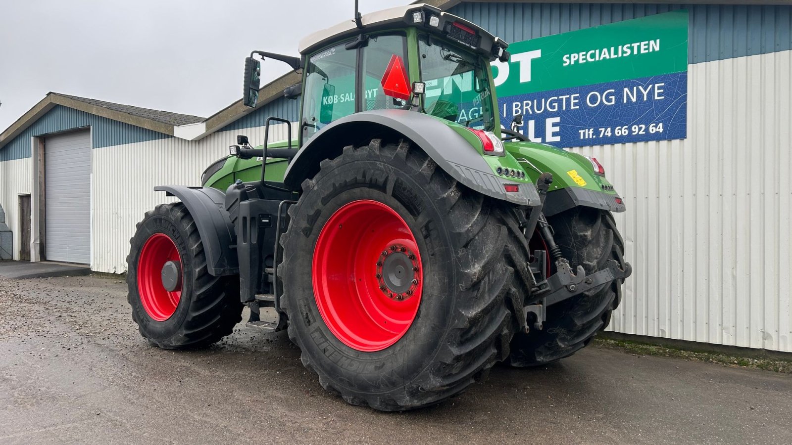 Traktor of the type Fendt 1038 S4 Profi Plus, Gebrauchtmaschine in Rødekro (Picture 3)